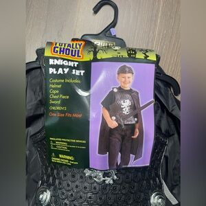 Totally ghoul knight play set. NWT one size